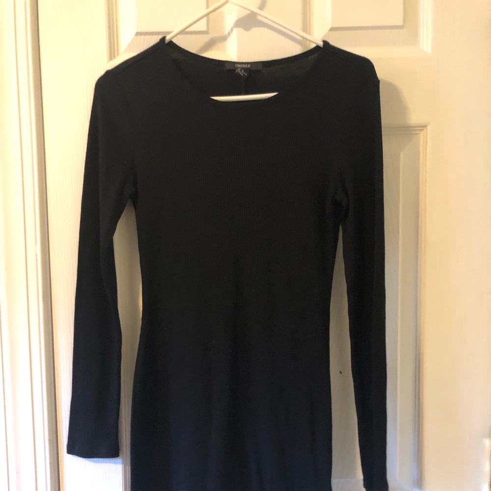 Black bodycon dress